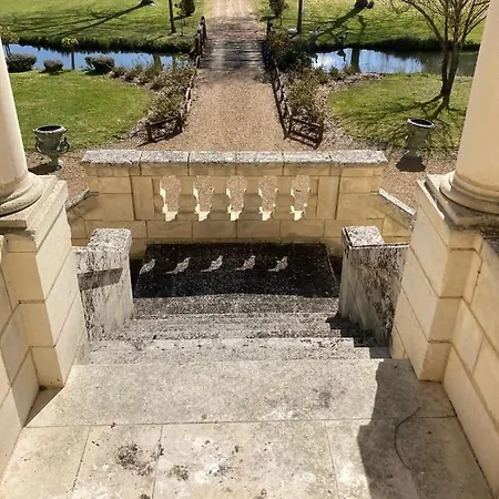 לינה וארוחת בוקר Chateau De Chappe *