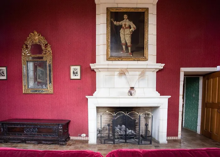 לינה וארוחת בוקר Chateau De Chappe *